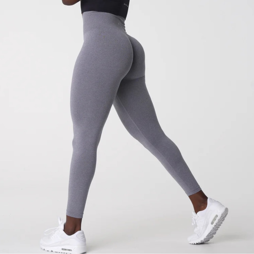 Grey seamless NVGTN leggings size medium